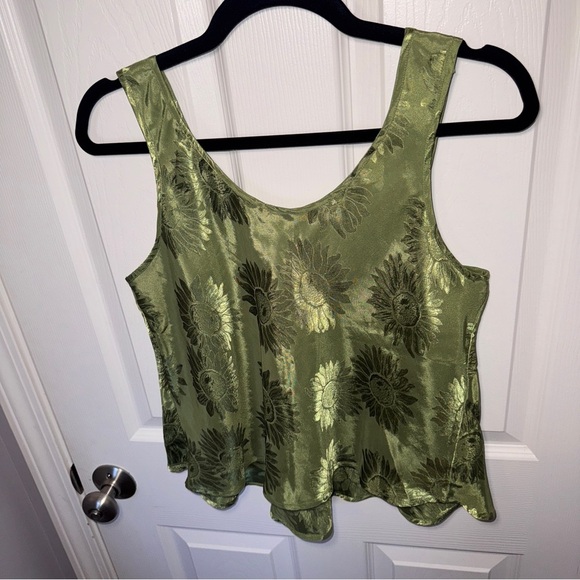 Y2K Victoria's Secret Satin Floral Tank - Picture 6 of 13